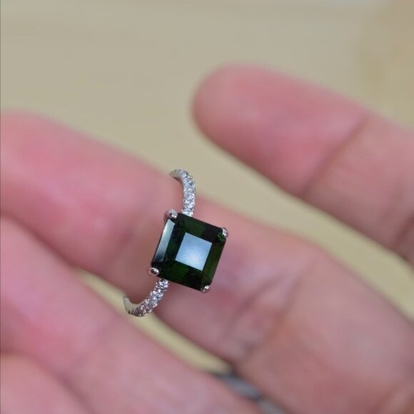 925 Sterling Silvet Ring SZ 8 with Natural Chrome Diopside 8x8mm & CZ - Picture 3 of 10